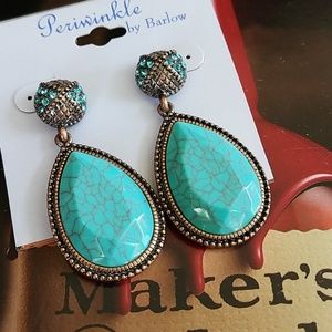 Periwinkle by Barlow Earrings New/tag